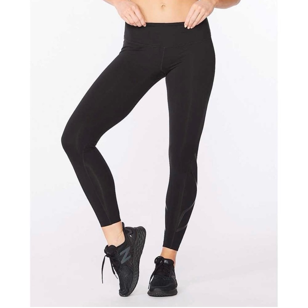 2XU Ignition Black Dotted Compression 7/8 Leggings
